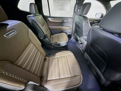 New 2026 GMC Acadia Denali Ultimate w/ LPO, Floor Liner Package image 23