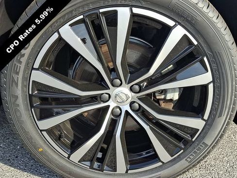 Certified 2024 Volvo XC60 B5 Plus w/ Climate Package AWD/4WD image 10