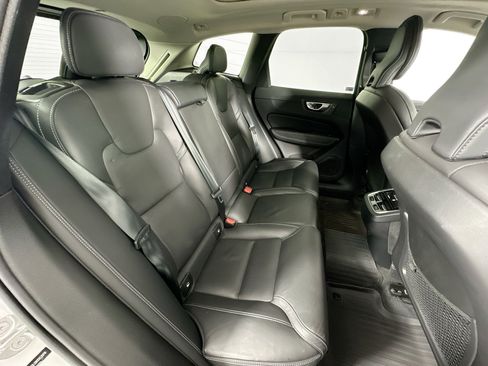 Used 2022 Volvo XC60 B5 Inscription w/ Protection Package Premier image 29