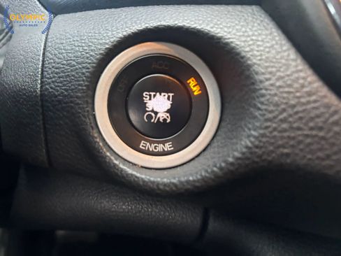 Used 2015 Chrysler 200 S image 29