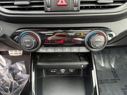 Used 2024 Kia Forte GT-Line w/ GT-Line Premium Package image 24