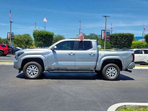 Used 2024 Toyota Tacoma SR5 AWD/4WD image 6