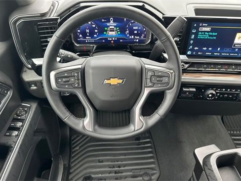 Used 2025 Chevrolet Silverado 1500 LT image 16