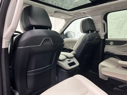 Used 2025 Lincoln Navigator L Reserve image 58