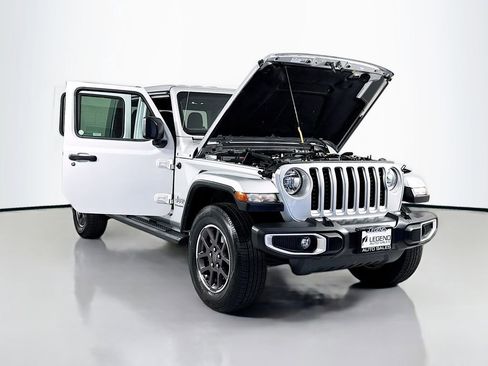 Used 2023 Jeep Gladiator Overland image 27