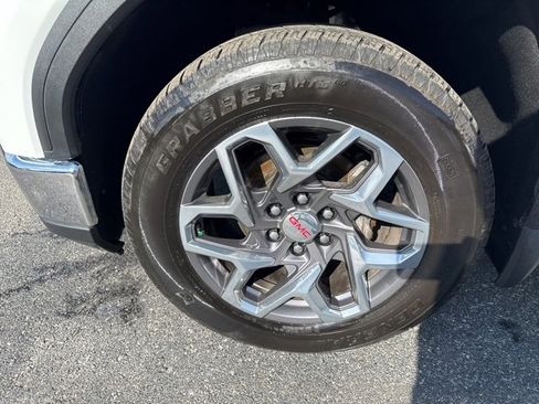 Used 2022 GMC Sierra 1500 SLT w/ SLT Convenience Package image 9