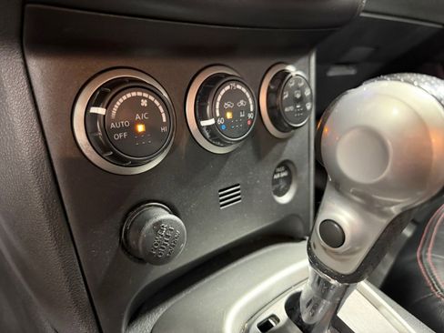 Used 2012 Nissan Rogue SL image 32