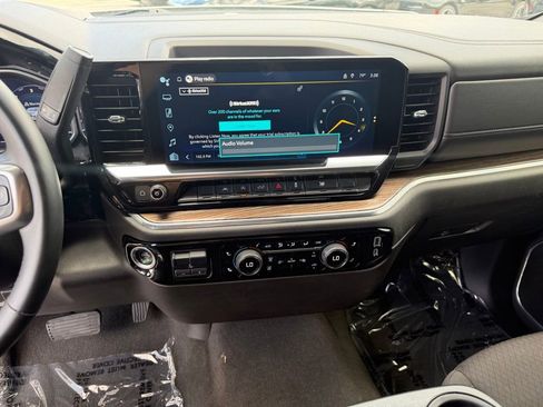 Used 2025 Chevrolet Silverado 1500 LT AWD/4WD image 23
