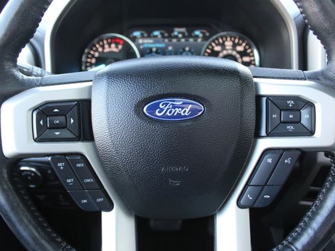 Used 2018 Ford F150 Lariat w/ Equipment Group 502A Luxury image 14