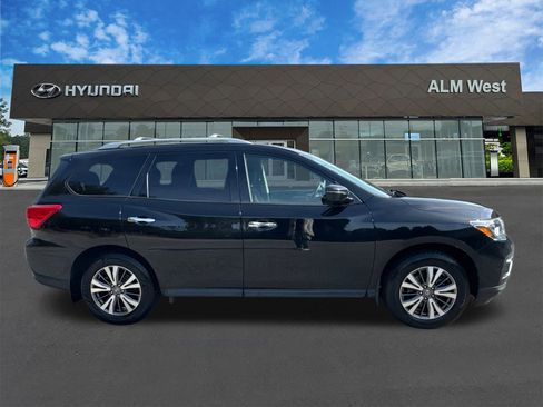 Used 2020 Nissan Pathfinder S image 4