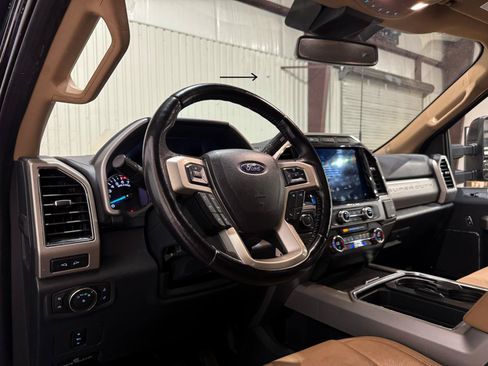 Used 2022 Ford F250 Lariat w/ Lariat Value Package AWD/4WD image 5