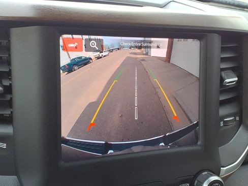 Used 2022 RAM 1500 Laramie AWD/4WD image 16