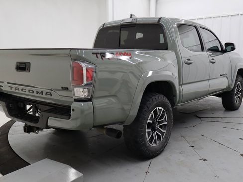 Used 2022 Toyota Tacoma TRD Sport image 4