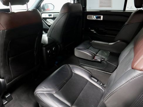 Certified 2022 Ford Explorer Platinum w/ Technology Package image 26