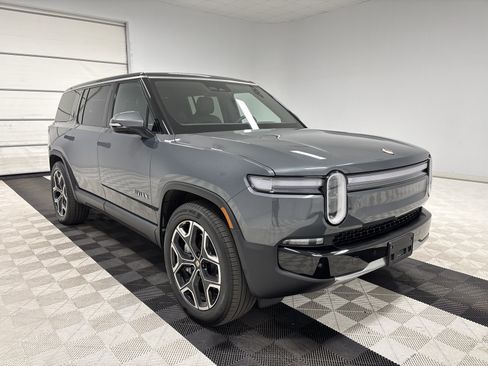 Used 2025 Rivian R1S Adventure AWD/4WD image 7
