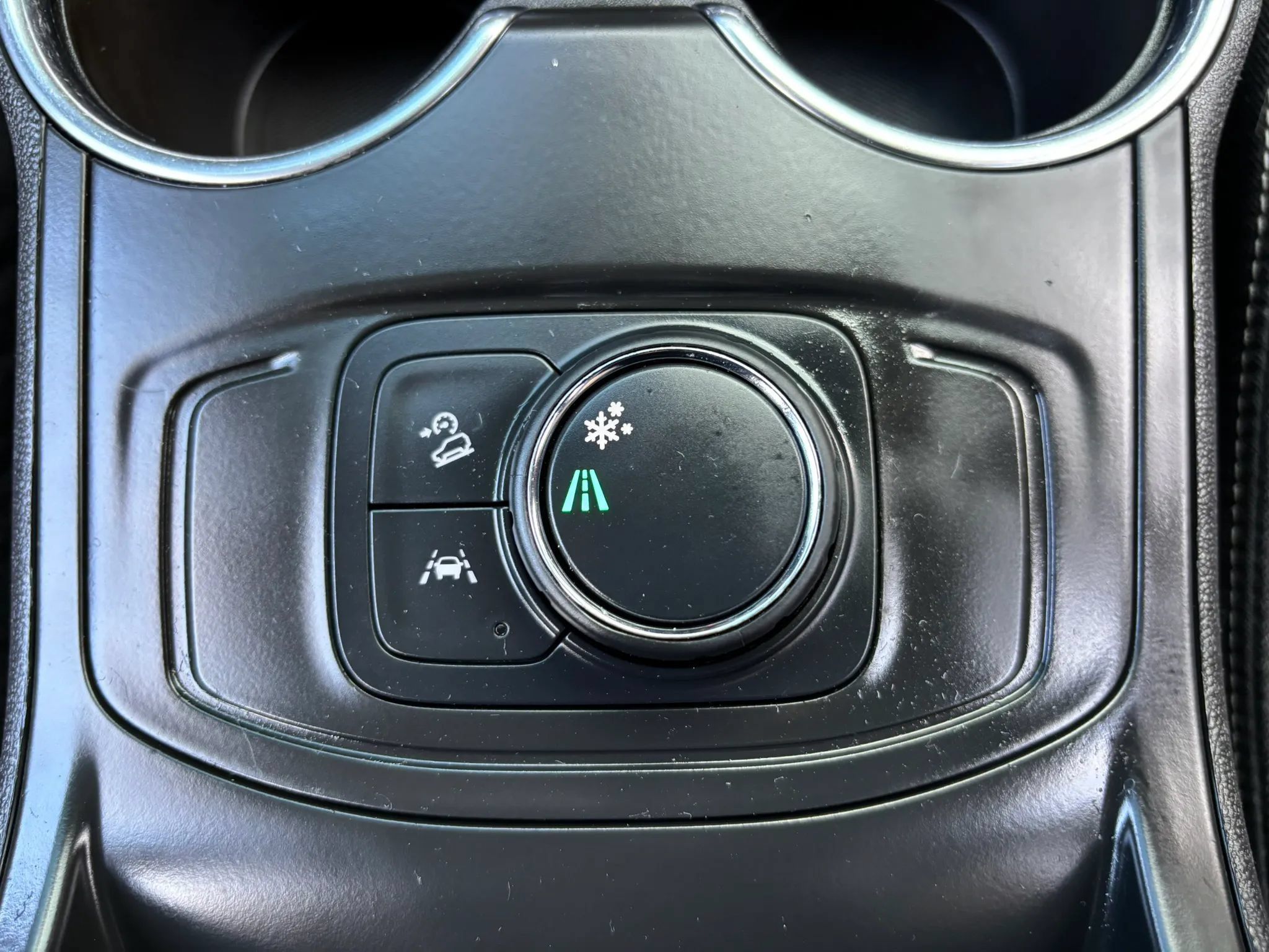 Used 2023 GMC Terrain SLE FWD image 30