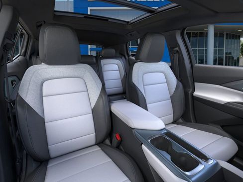 New 2026 Chevrolet Equinox EV LT image 16