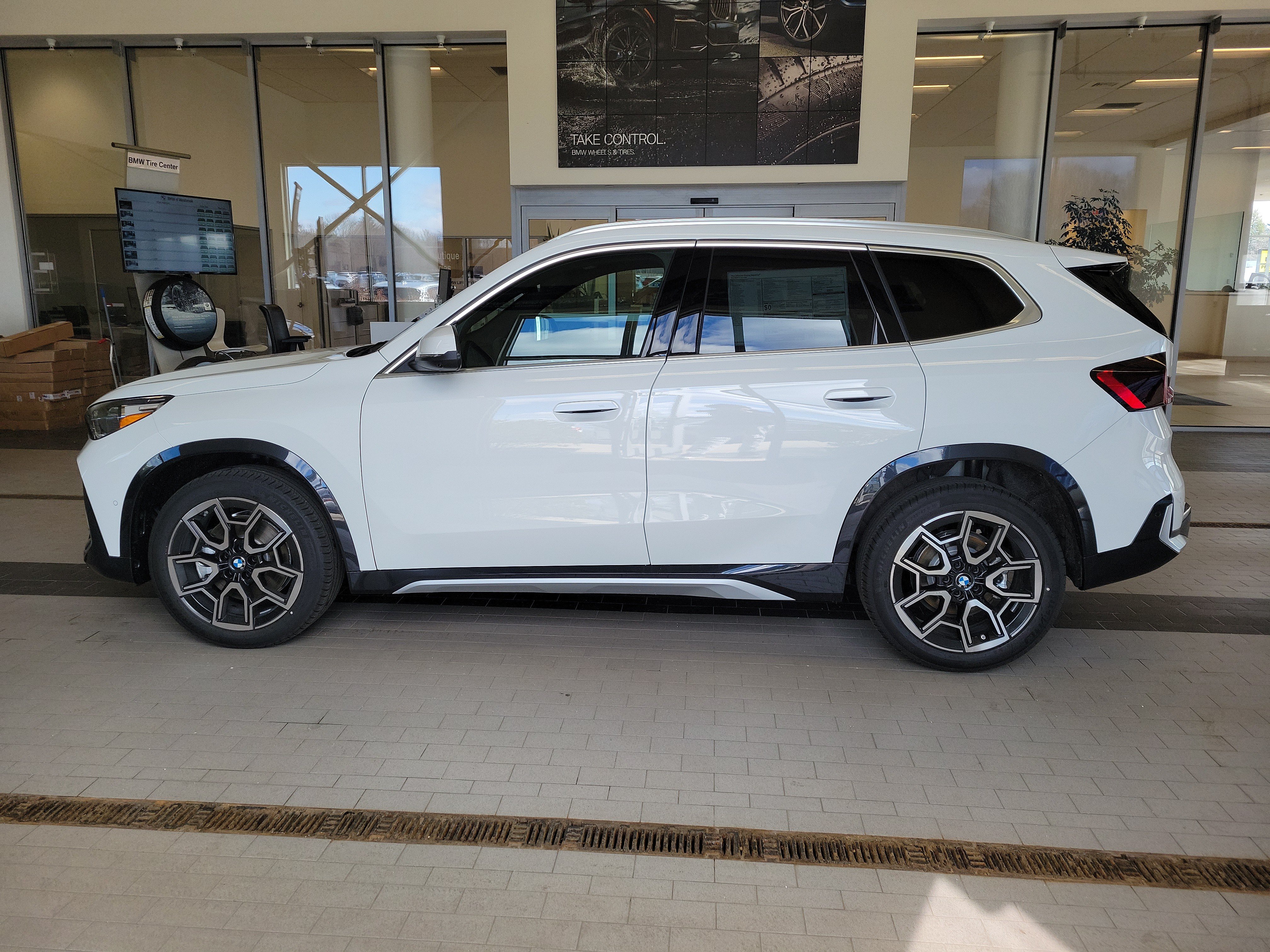 Used 2026 BMW X1 xDrive28i w/ Technology Package AWD/4WD image 8