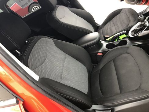 Used 2018 Kia Soul + image 23