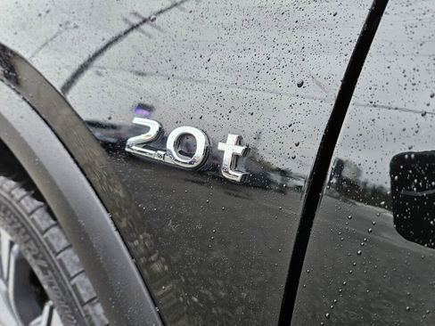 Used 2017 INFINITI QX30 Premium w/ Cargo Package image 17