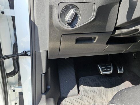 Certified 2021 Volkswagen Atlas Cross Sport SEL R-Line FWD image 15