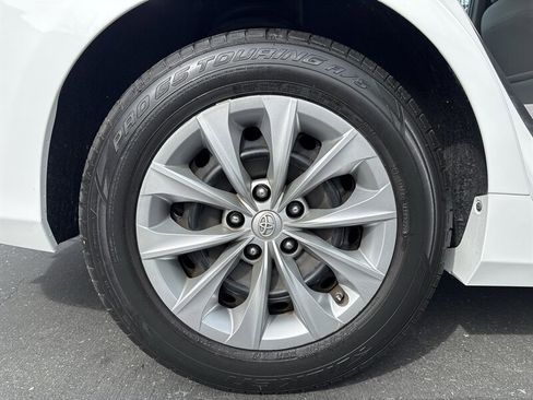 Used 2017 Toyota Camry LE image 17