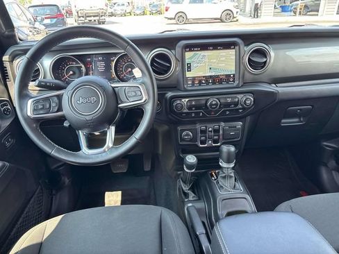 Used 2020 Jeep Wrangler Unlimited Sahara w/ Uconnect 4C Nav & Sound Group AWD/4WD image 16