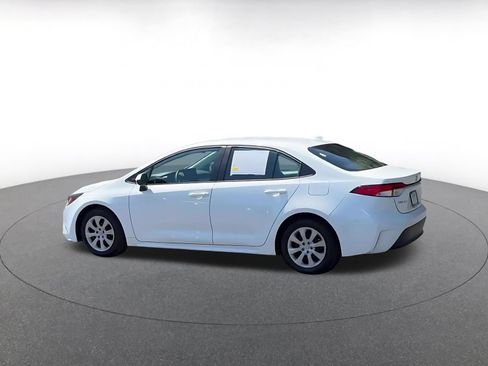 Used 2025 Toyota Corolla LE FWD image 11