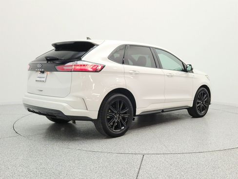 Used 2022 Ford Edge ST-Line AWD/4WD image 5