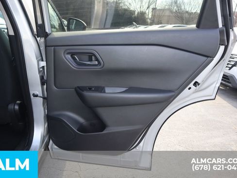 Used 2024 Nissan Rogue S image 24