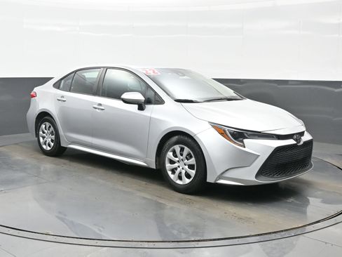 Used 2022 Toyota Corolla LE image 8