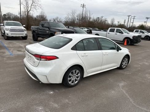 Used 2022 Toyota Corolla LE image 19