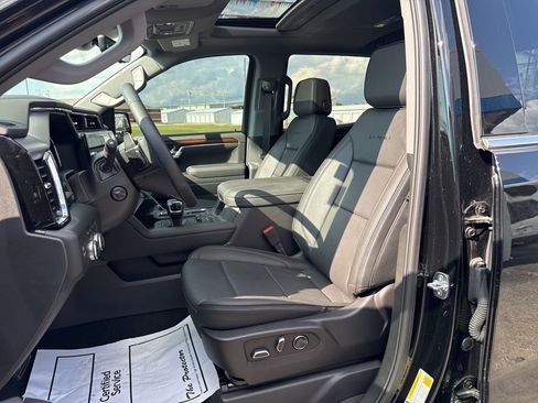 Used 2025 GMC Sierra 1500 Denali w/ Denali Reserve Package AWD/4WD image 13