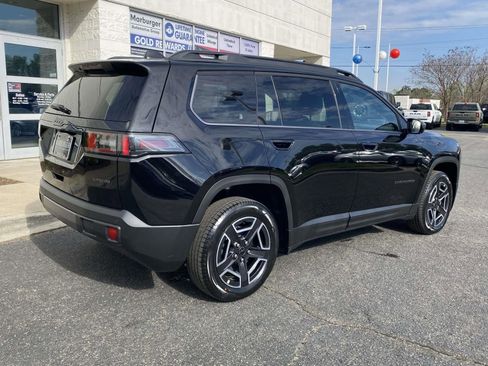 New 2026 Jeep Cherokee Laredo image 7