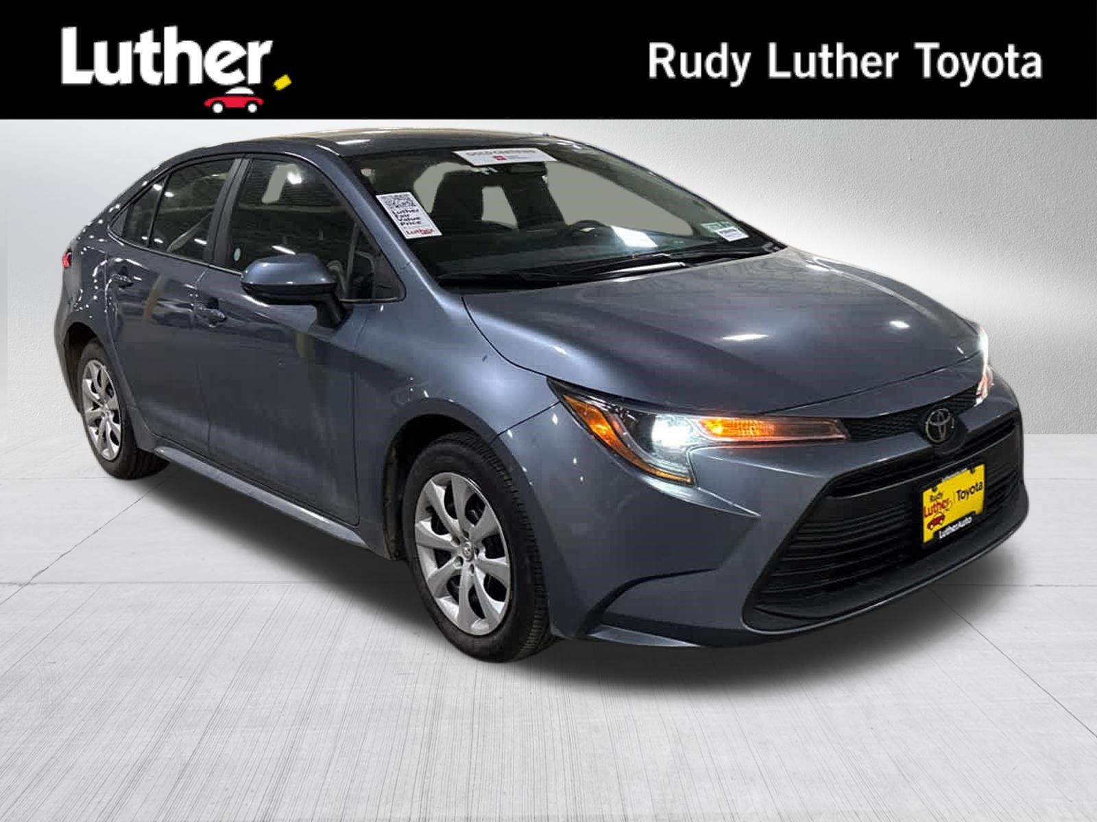 Used 2025 Toyota Corolla LE FWD image 1