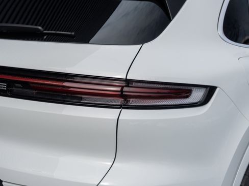 New 2026 Porsche Cayenne image 40