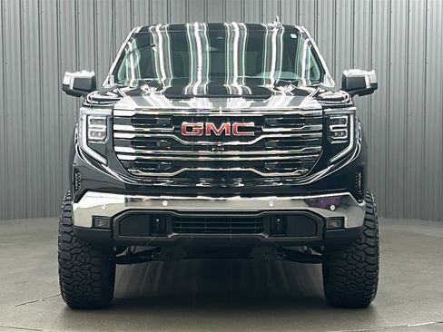 Used 2025 GMC Sierra 1500 SLT w/ SLT Premium Plus Package image 8
