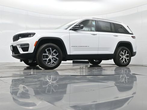 New 2025 Jeep Grand Cherokee Limited image 44