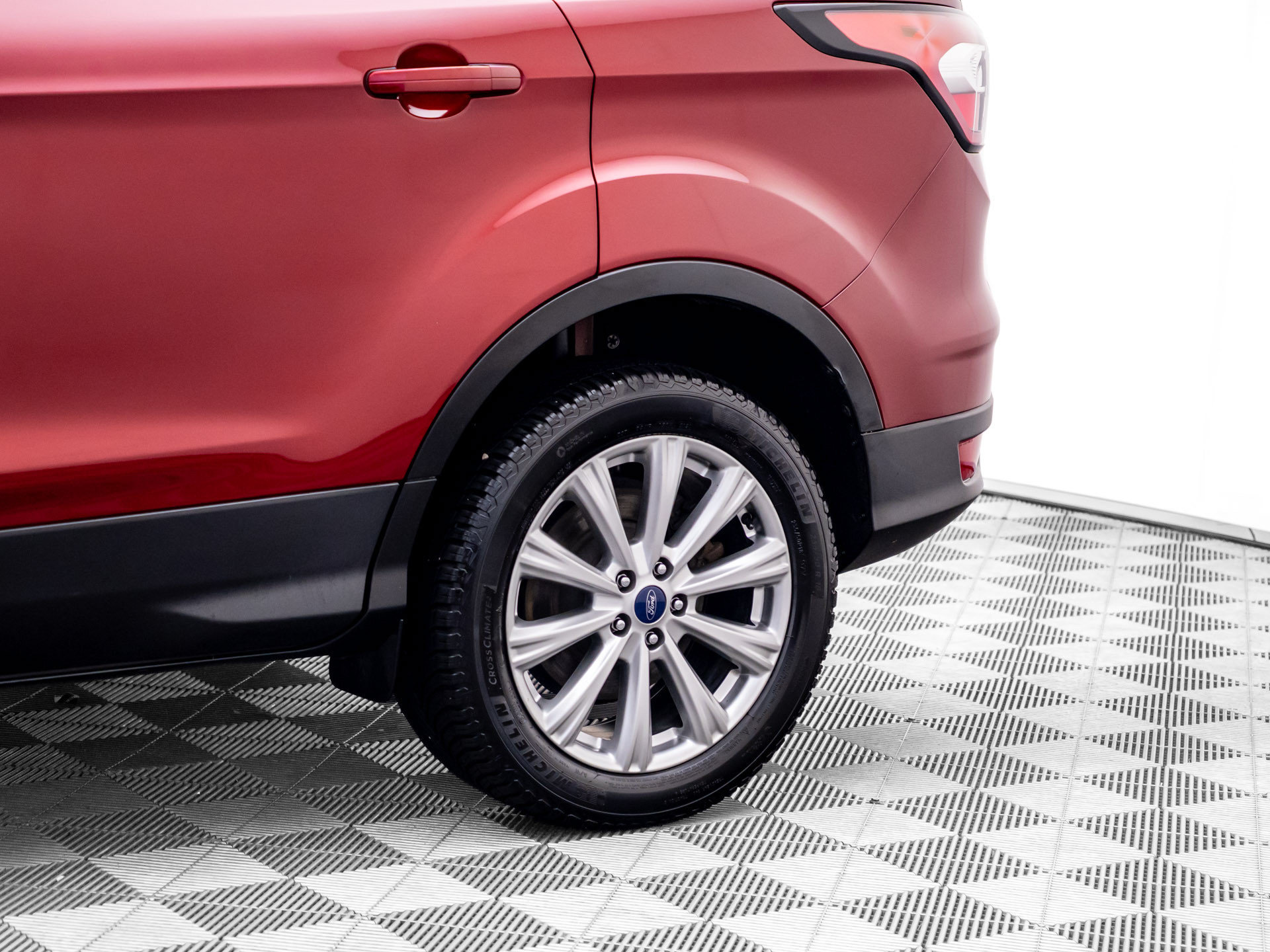 Used 2017 Ford Escape Titanium AWD/4WD image 35