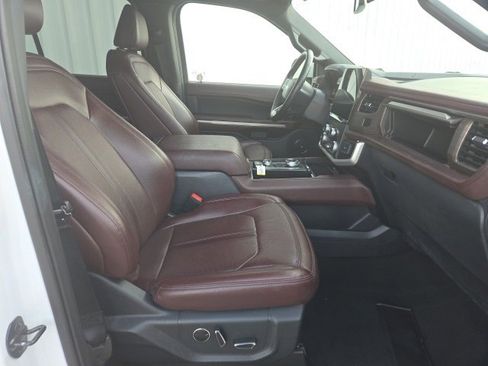 Used 2023 Ford Expedition Limited image 16