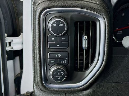 Used 2023 Chevrolet Silverado 2500 LT AWD/4WD image 10