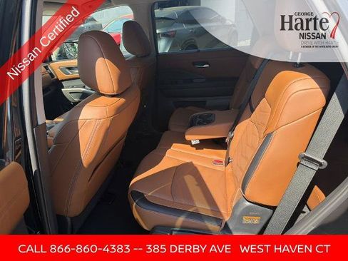 Certified 2025 Nissan Pathfinder Platinum w/ Cargo Package AWD/4WD image 17