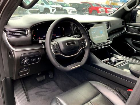 Used 2023 Jeep Wagoneer L 4WD image 17