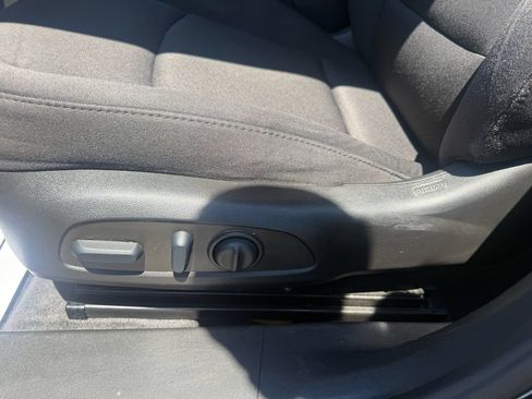 Used 2022 Chevrolet Malibu LS FWD image 12