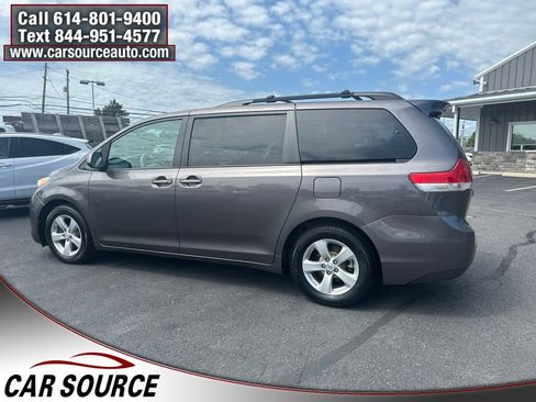 Used 2013 Toyota Sienna LE w/ Towing Pkg FWD image 4