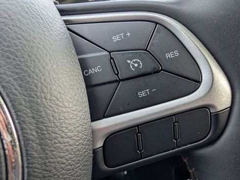 Used 2019 Jeep Compass Limited image 17