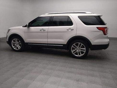 Used 2017 Ford Explorer Limited w/ Equipment Group 301A image 3