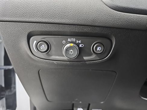 Used 2022 Buick Encore GX Preferred w/ Sport Touring Package FWD image 31
