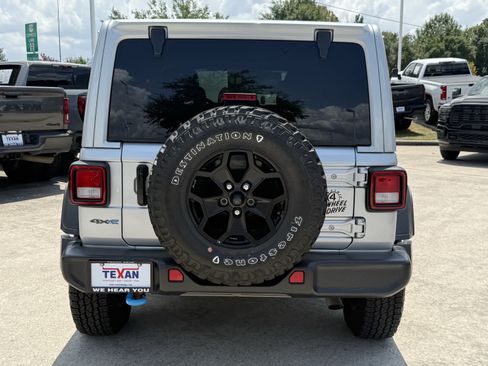Used 2023 Jeep Wrangler Unlimited w/ Sun & Screen Package AWD/4WD image 6