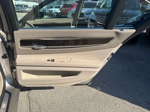 Used 2009 BMW 750Li image 20